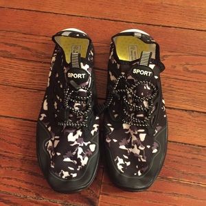 🏖️🏊‍♀️NWT-UNISEX-Lightweight Quick Drying Slip-On Shoes🏊‍♀️🏖️